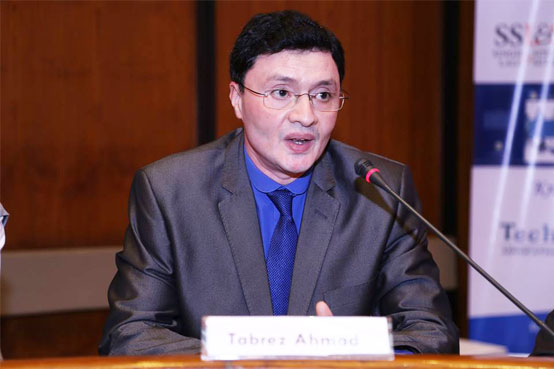 moderating-roundtable-discussion-on-cyber-law